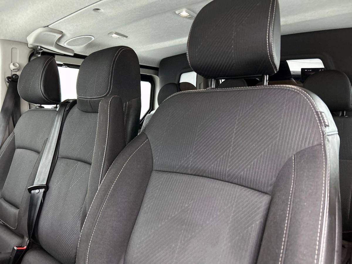 Renault Trafic Renault Trafic 2.0 Blue dC1 150PK L2H1 Dubbele Cabine Automaat Navigatie Airco Lichtmetalen velgen Betimmering Trekhaak Camera Parkeersensoren