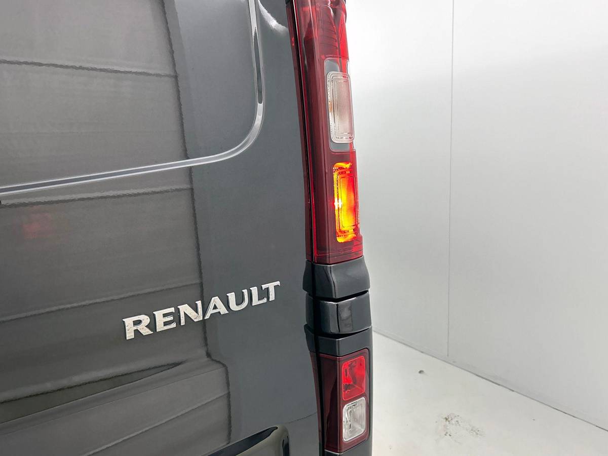 Renault Trafic Renault Trafic 2.0 Blue dC1 150PK L2H1 Dubbele Cabine Automaat Navigatie Airco Lichtmetalen velgen Betimmering Trekhaak Camera Parkeersensoren