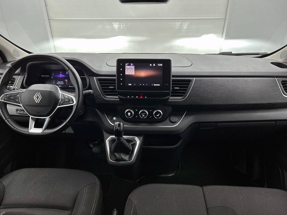 Renault Trafic Renault Trafic 2.0 Blue dC1 150PK L2H1 Dubbele Cabine Automaat Navigatie Airco Lichtmetalen velgen Betimmering Trekhaak Camera Parkeersensoren
