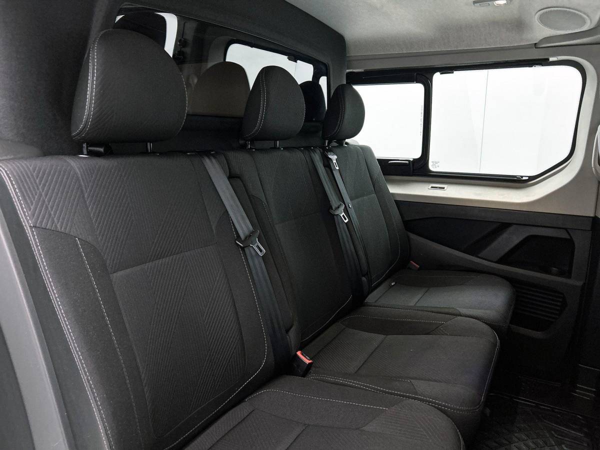 Renault Trafic Renault Trafic 2.0 Blue dC1 150PK L2H1 Dubbele Cabine Automaat Navigatie Airco Lichtmetalen velgen Betimmering Trekhaak Camera Parkeersensoren