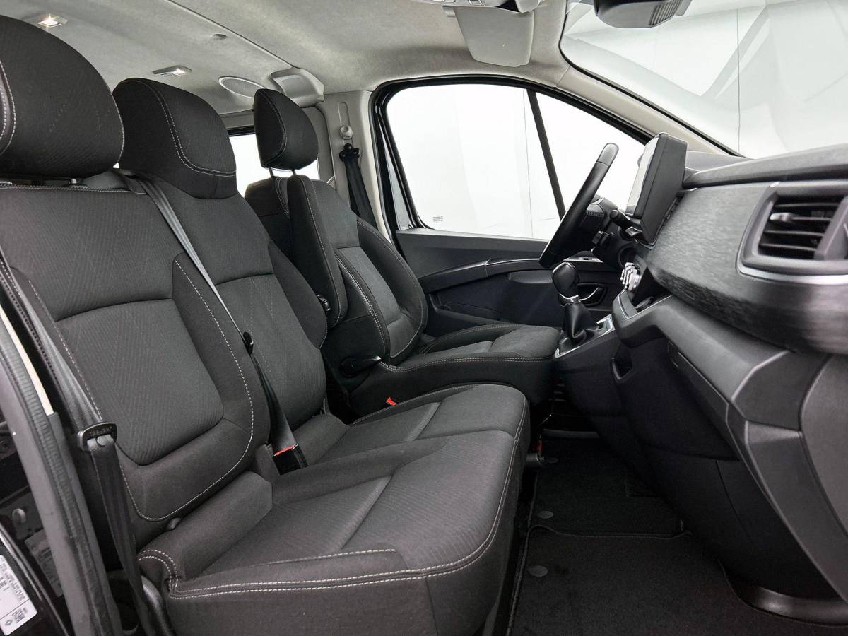 Renault Trafic Renault Trafic 2.0 Blue dC1 150PK L2H1 Dubbele Cabine Automaat Navigatie Airco Lichtmetalen velgen Betimmering Trekhaak Camera Parkeersensoren