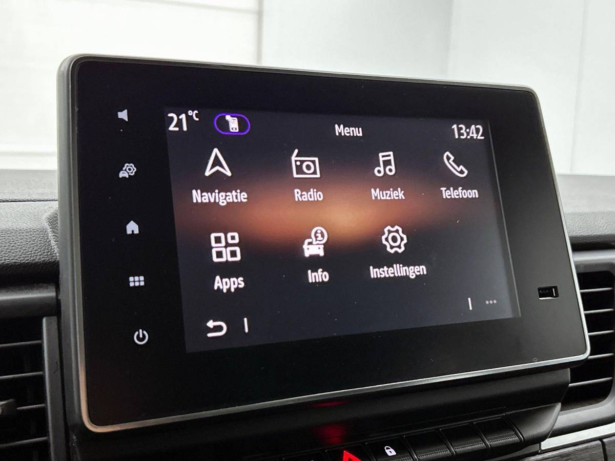 Renault Trafic Renault Trafic 2.0 Blue dC1 150PK L2H1 Dubbele Cabine Automaat Navigatie Airco Lichtmetalen velgen Betimmering Trekhaak Camera Parkeersensoren