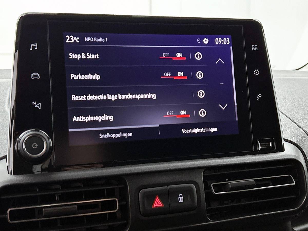 Opel Combo Opel Combo 130pk L1 Automaat Apple Carplay Trekhaak Parkeersensoren Airco Cruise control 2-zits