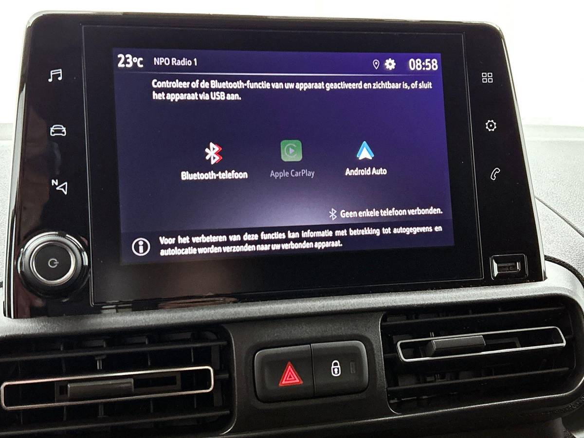 Opel Combo Opel Combo 130pk L1 Automaat Apple Carplay Trekhaak Parkeersensoren Airco Cruise control 2-zits