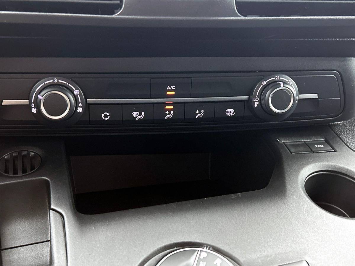 Opel Combo Opel Combo 130pk L1 Automaat Apple Carplay Trekhaak Parkeersensoren Airco Cruise control 2-zits