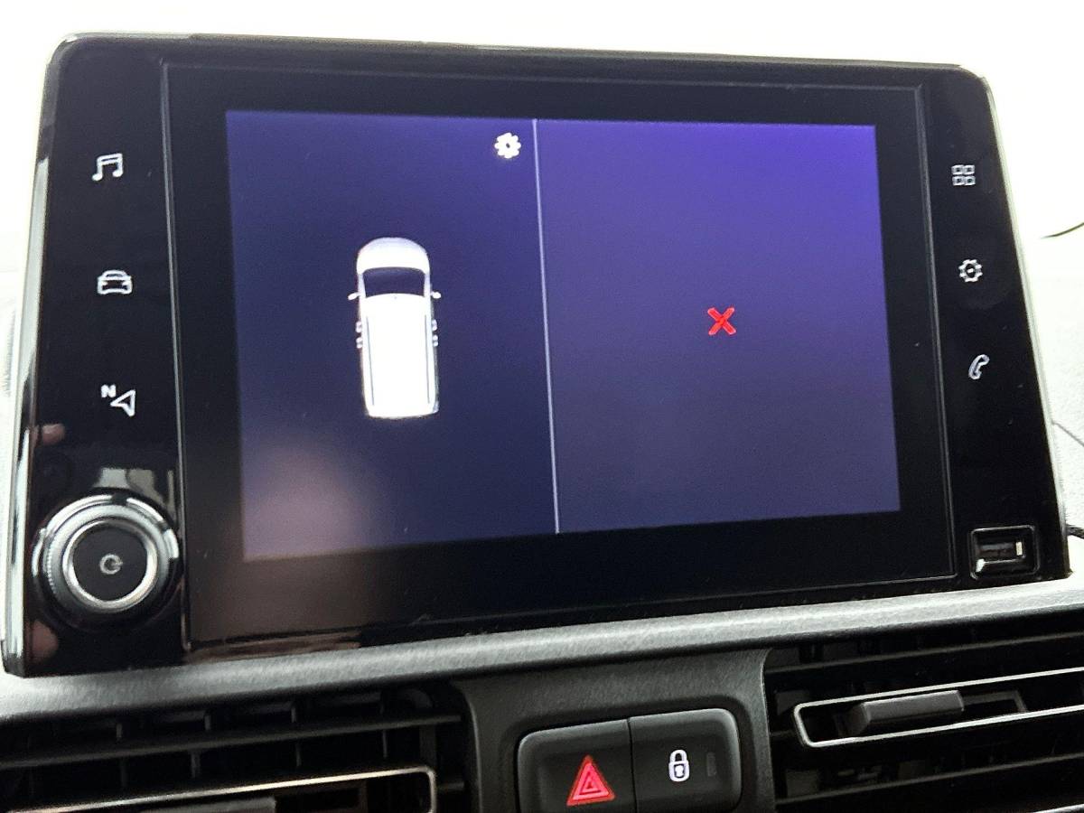 Opel Combo Opel Combo 130pk L1 Automaat Apple Carplay Trekhaak Parkeersensoren Airco Cruise control 2-zits