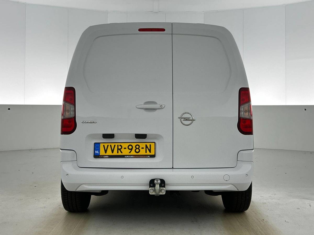 Opel Combo Opel Combo 130pk L1 Automaat Apple Carplay Trekhaak Parkeersensoren Airco Cruise control 2-zits