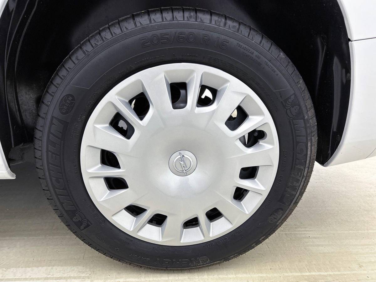 Opel Combo Opel Combo 130pk L1 Automaat Apple Carplay Trekhaak Parkeersensoren Airco Cruise control 2-zits