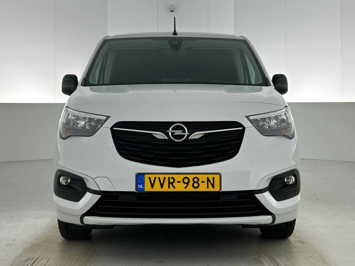 Opel Combo Opel Combo 130pk L1 Automaat Apple Carplay Trekhaak Parkeersensoren Airco Cruise control 2-zits