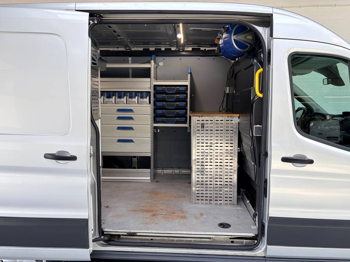Ford Transit Ford Transit Automaat Servicewagen 350 2.0 TDCI 131PK euro6 L2H2 3Persoons Trend, Sortimo werkplaats inrichting, RIJKLAARPRIJS