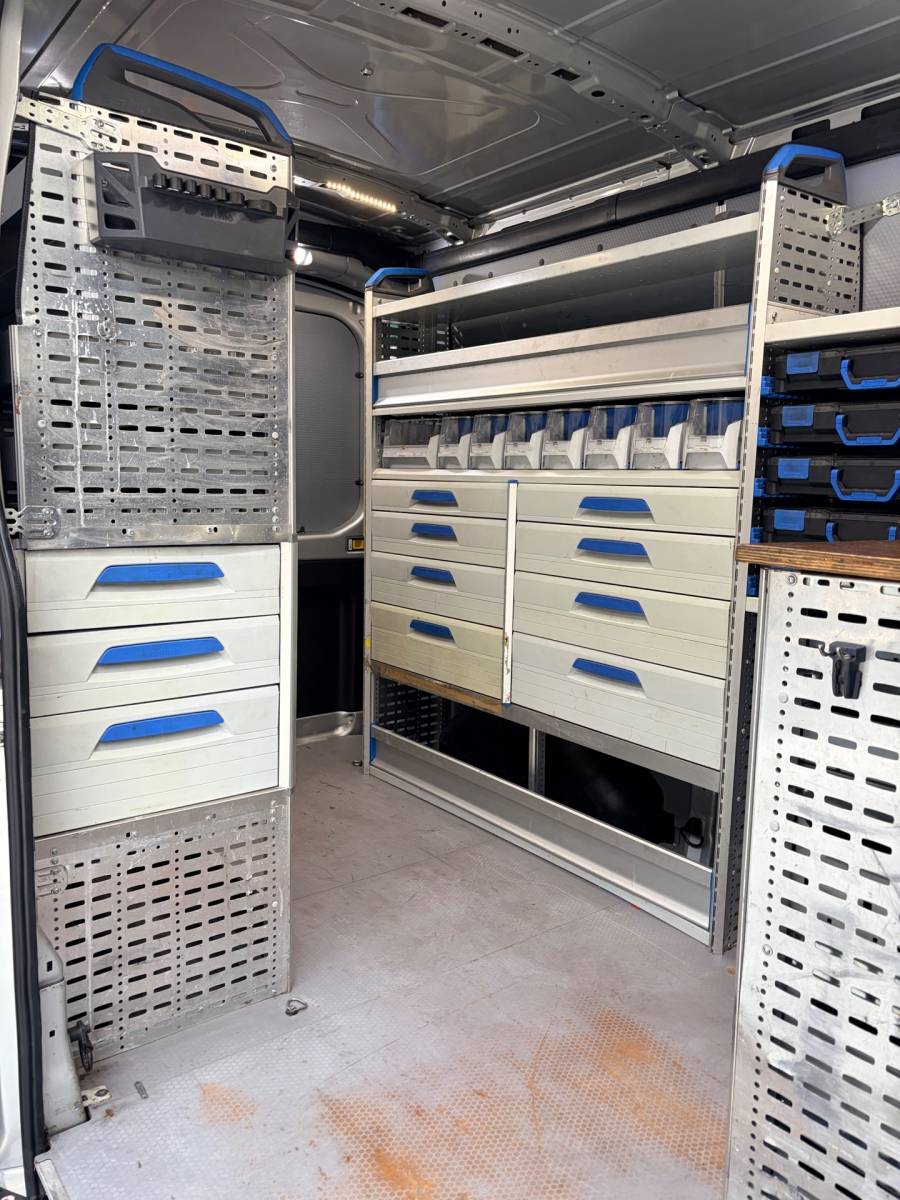 Ford Transit Ford Transit Automaat Servicewagen 350 2.0 TDCI 131PK euro6 L2H2 3Persoons Trend, Sortimo werkplaats inrichting, RIJKLAARPRIJS