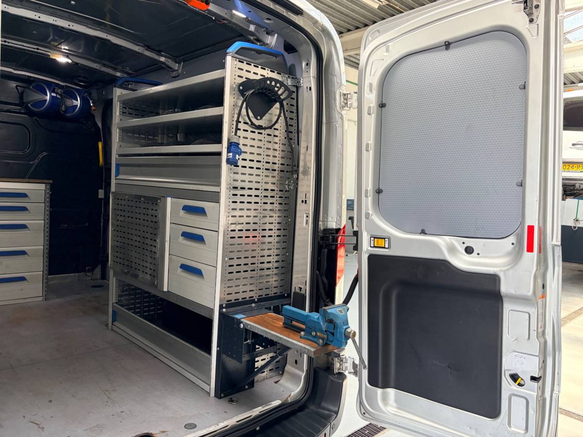 Ford Transit Ford Transit Automaat Servicewagen 350 2.0 TDCI 131PK euro6 L2H2 3Persoons Trend, Sortimo werkplaats inrichting, RIJKLAARPRIJS