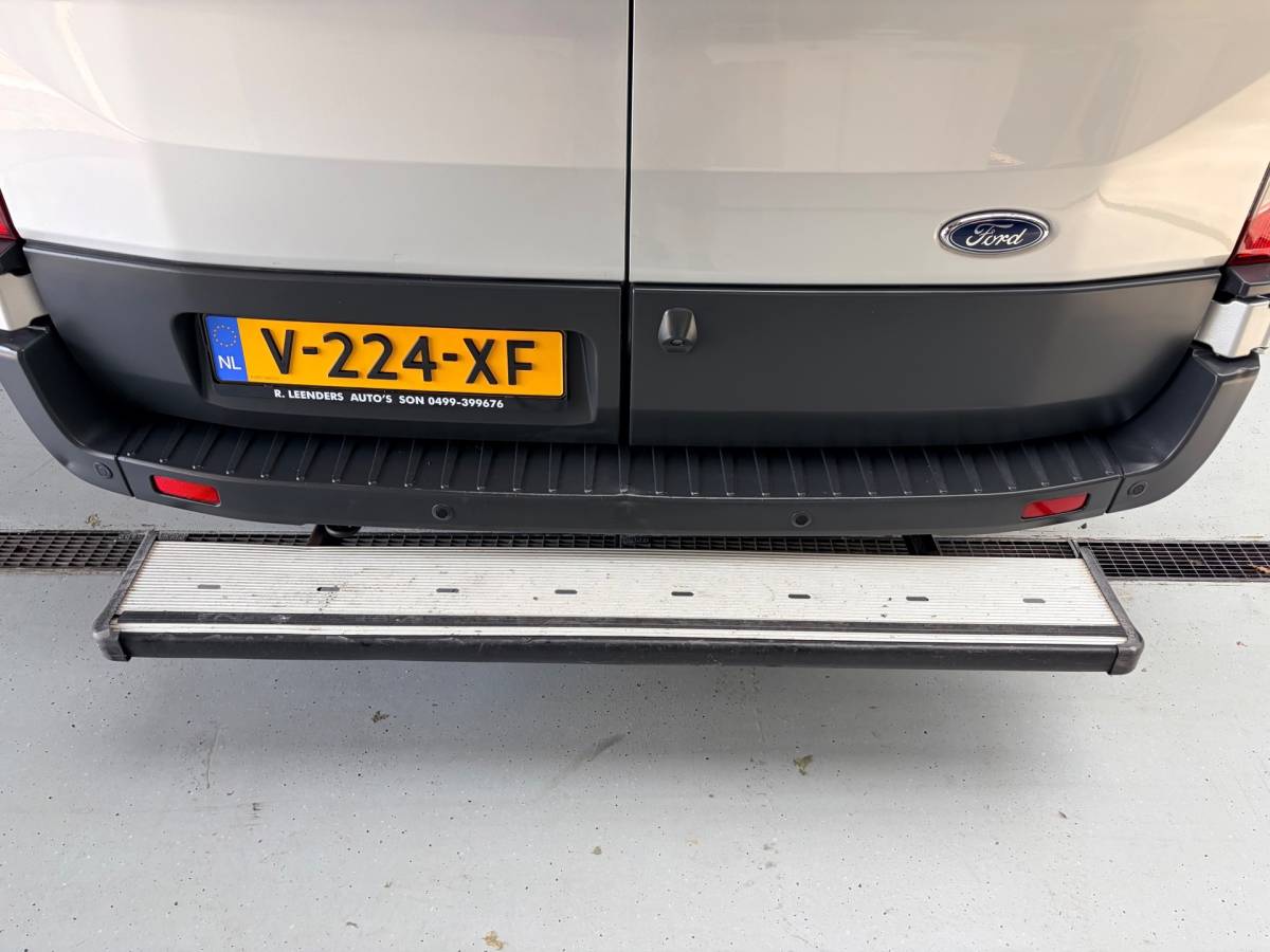 Ford Transit Ford Transit Automaat Servicewagen 350 2.0 TDCI 131PK euro6 L2H2 3Persoons Trend, Sortimo werkplaats inrichting, RIJKLAARPRIJS