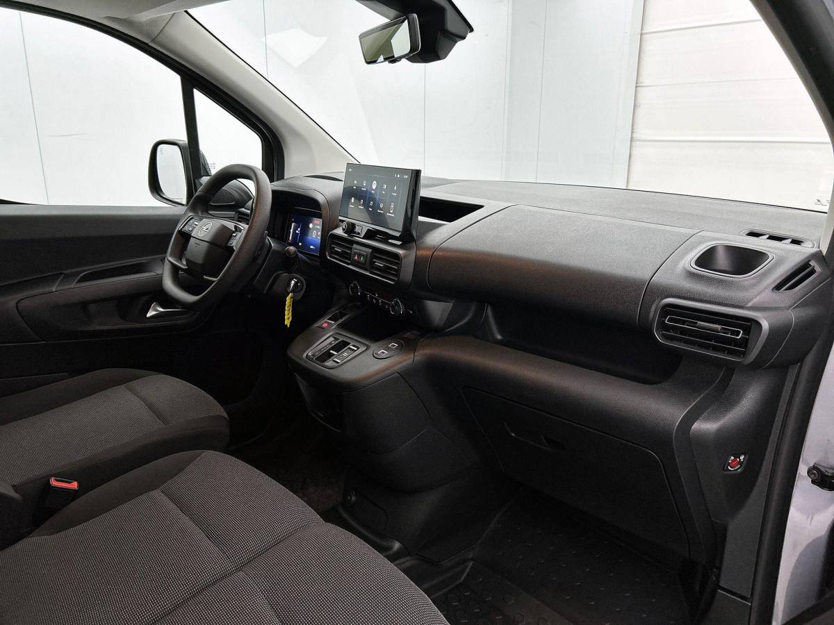 Opel Combo Opel Combo 1.5 BlueHDi 130PK Automaat L2 Apple Carplay / Android Auto Navigatie Trekhaak Airco Camera Cruise Control Parkeersensoren V+A DAB