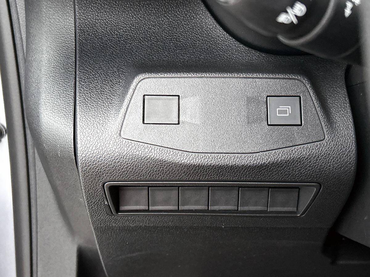 Opel Combo Opel Combo 1.5 BlueHDi 130PK Automaat L2 Apple Carplay / Android Auto Navigatie Trekhaak Airco Camera Cruise Control Parkeersensoren V+A DAB
