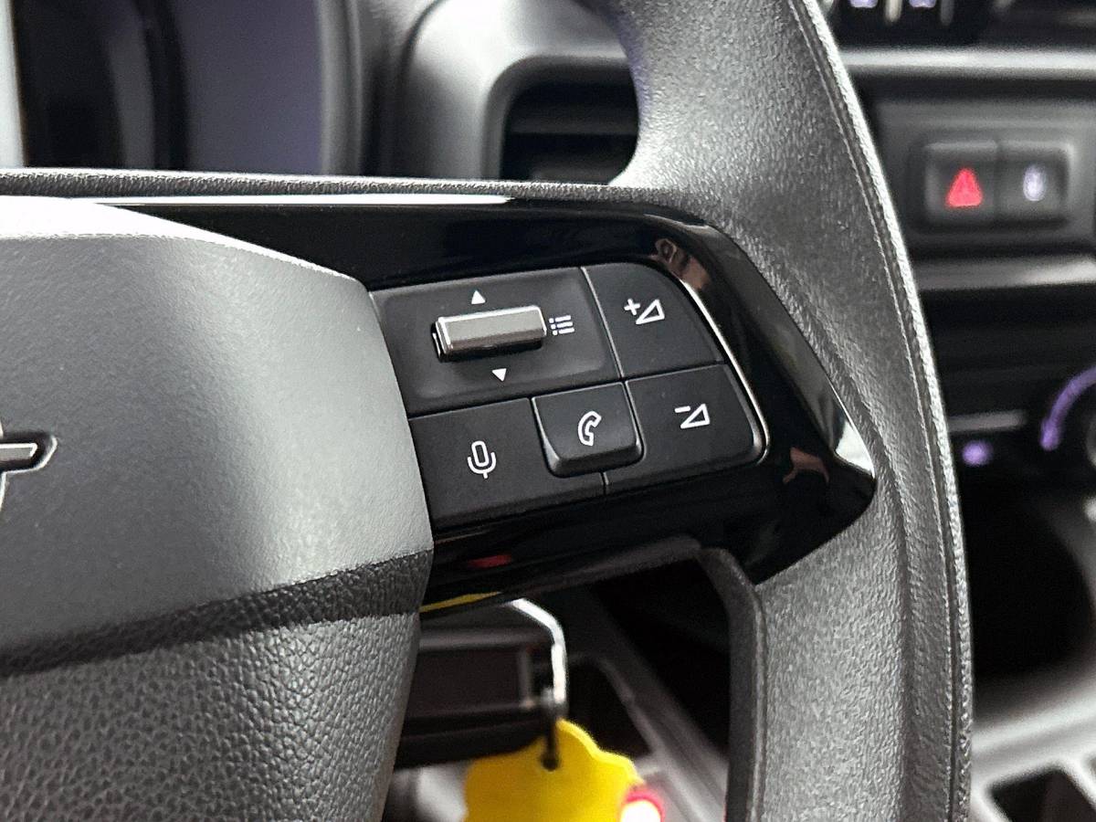Opel Combo Opel Combo 1.5 BlueHDi 130PK Automaat L2 Apple Carplay / Android Auto Navigatie Trekhaak Airco Camera Cruise Control Parkeersensoren V+A DAB