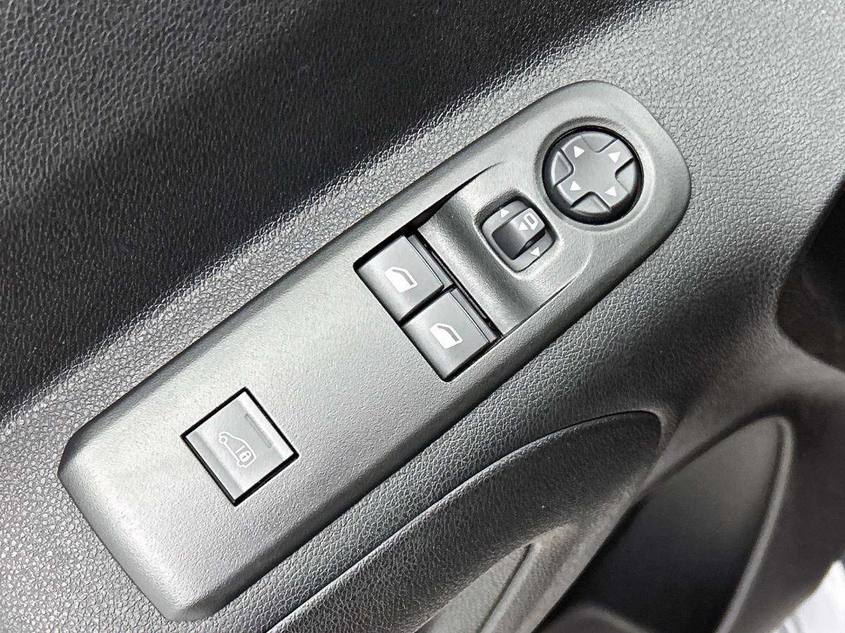 Opel Combo Opel Combo 1.5 BlueHDi 130PK Automaat L2 Apple Carplay / Android Auto Navigatie Trekhaak Airco Camera Cruise Control Parkeersensoren V+A DAB