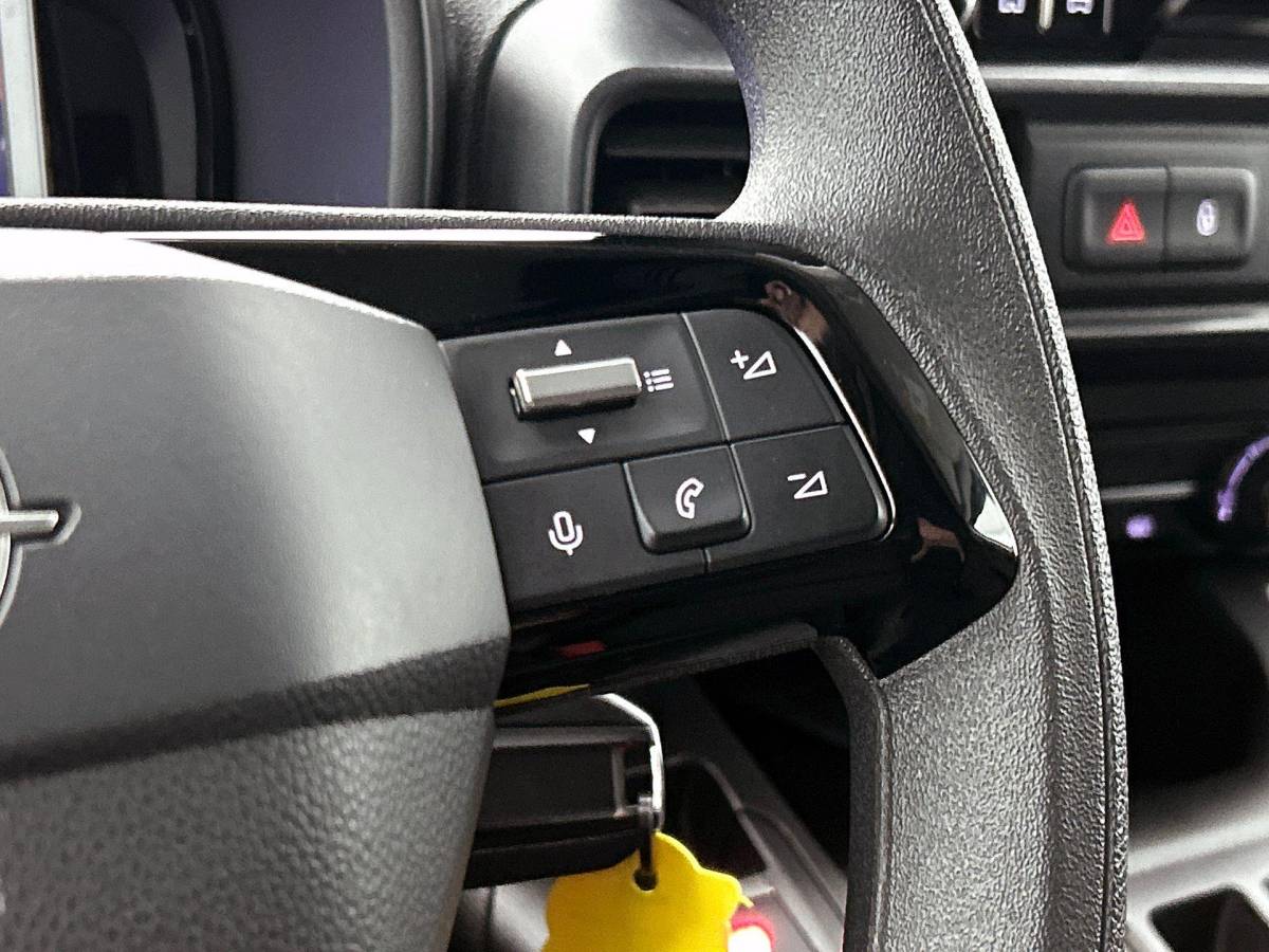Opel Combo Opel Combo 1.5 BlueHDi 130PK Automaat L2 Apple Carplay / Android Auto Navigatie Trekhaak Airco Camera Cruise Control Parkeersensoren V+A DAB