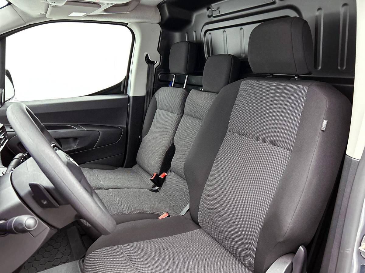 Opel Combo Opel Combo 1.5 BlueHDi 130PK Automaat L2 Apple Carplay / Android Auto Navigatie Trekhaak Airco Camera Cruise Control Parkeersensoren V+A DAB