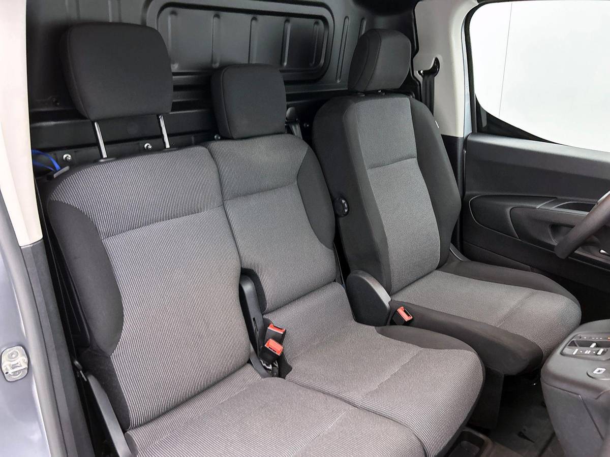 Opel Combo Opel Combo 1.5 BlueHDi 130PK Automaat L2 Apple Carplay / Android Auto Navigatie Trekhaak Airco Camera Cruise Control Parkeersensoren V+A DAB