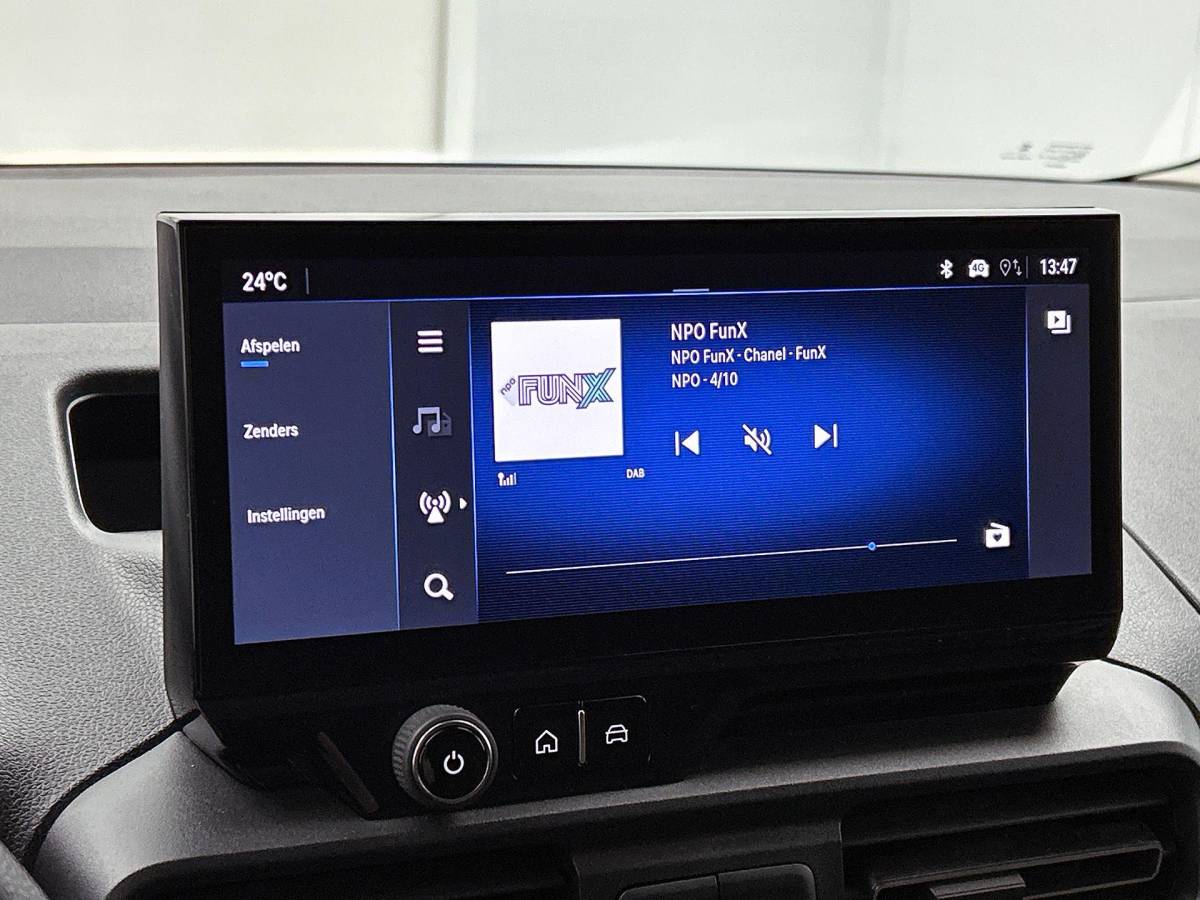 Opel Combo Opel Combo 1.5 BlueHDi 130PK Automaat L2 Apple Carplay / Android Auto Navigatie Trekhaak Airco Camera Cruise Control Parkeersensoren V+A DAB