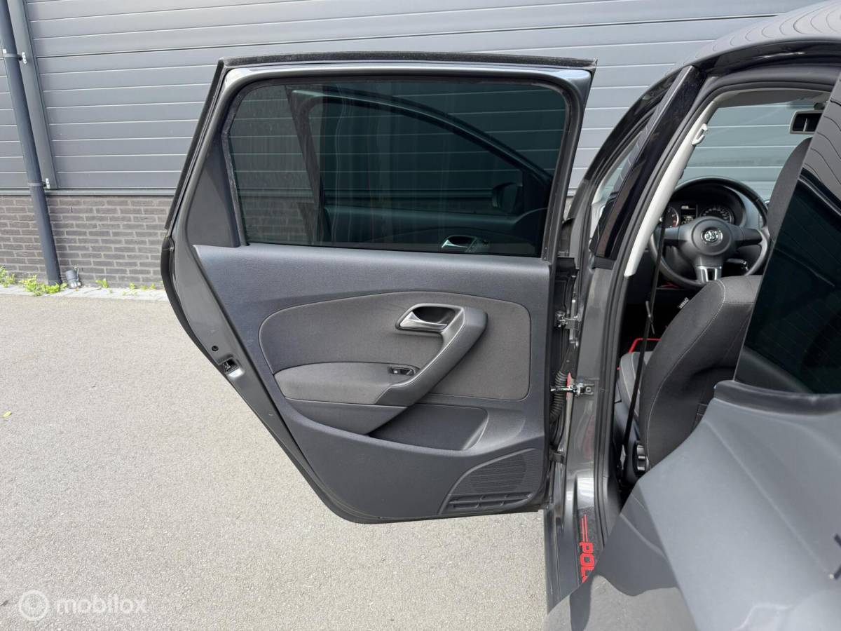 Volkswagen Polo Volkswagen Polo 1.2 TSI DSG TEAM EDITION VOL! CLIMA*HAAK*CARPLAY*CRUISE*LED*CAMERA*17INCH