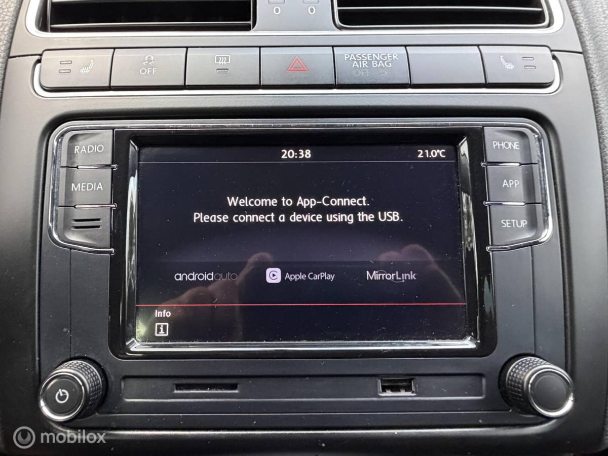 Volkswagen Polo Volkswagen Polo 1.2 TSI DSG TEAM EDITION VOL! CLIMA*HAAK*CARPLAY*CRUISE*LED*CAMERA*17INCH