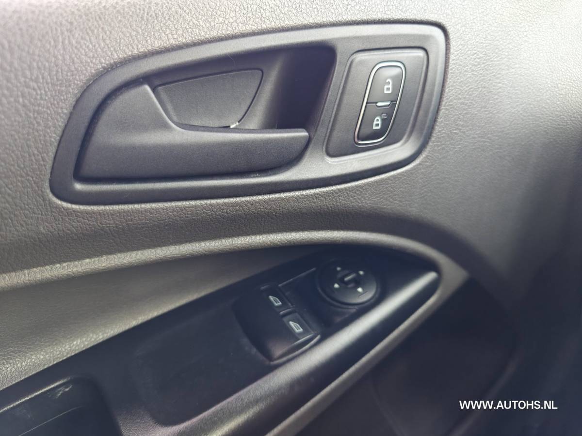 Ford Transit Connect Ford Transit Connect 1.5 EcoBlue L1 Trend , Euro 6 , Apk juli 2027 , airco, 1e Eig , Ex overheid bus , in pracht staat.