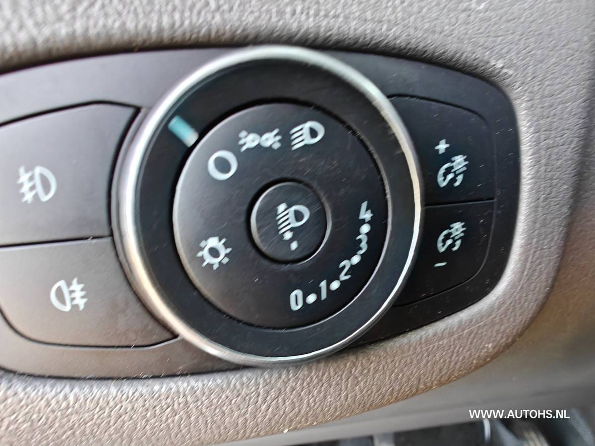 Ford Transit Connect Ford Transit Connect 1.5 EcoBlue L1 Trend , Euro 6 , Apk juli 2027 , airco, 1e Eig , Ex overheid bus , in pracht staat.