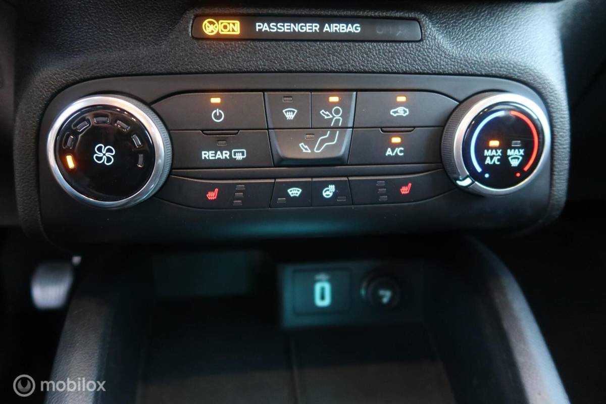 Ford Focus Ford Focus Wagon 1.0 EcoBoost EDITION EDITION CARPLAY, NAVI, CRUISECONTROL