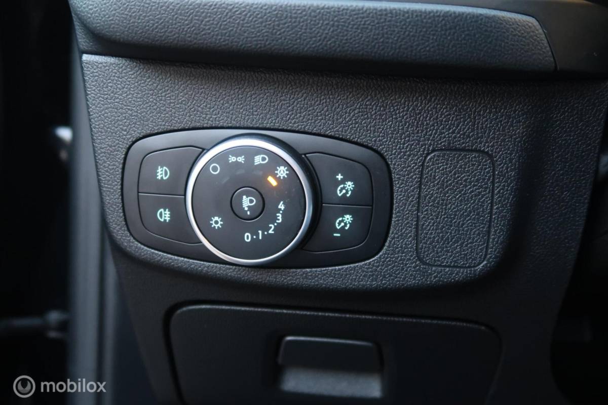 Ford Focus Ford Focus Wagon 1.0 EcoBoost EDITION EDITION CARPLAY, NAVI, CRUISECONTROL