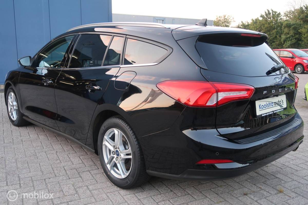 Ford Focus Ford Focus Wagon 1.0 EcoBoost EDITION EDITION CARPLAY, NAVI, CRUISECONTROL