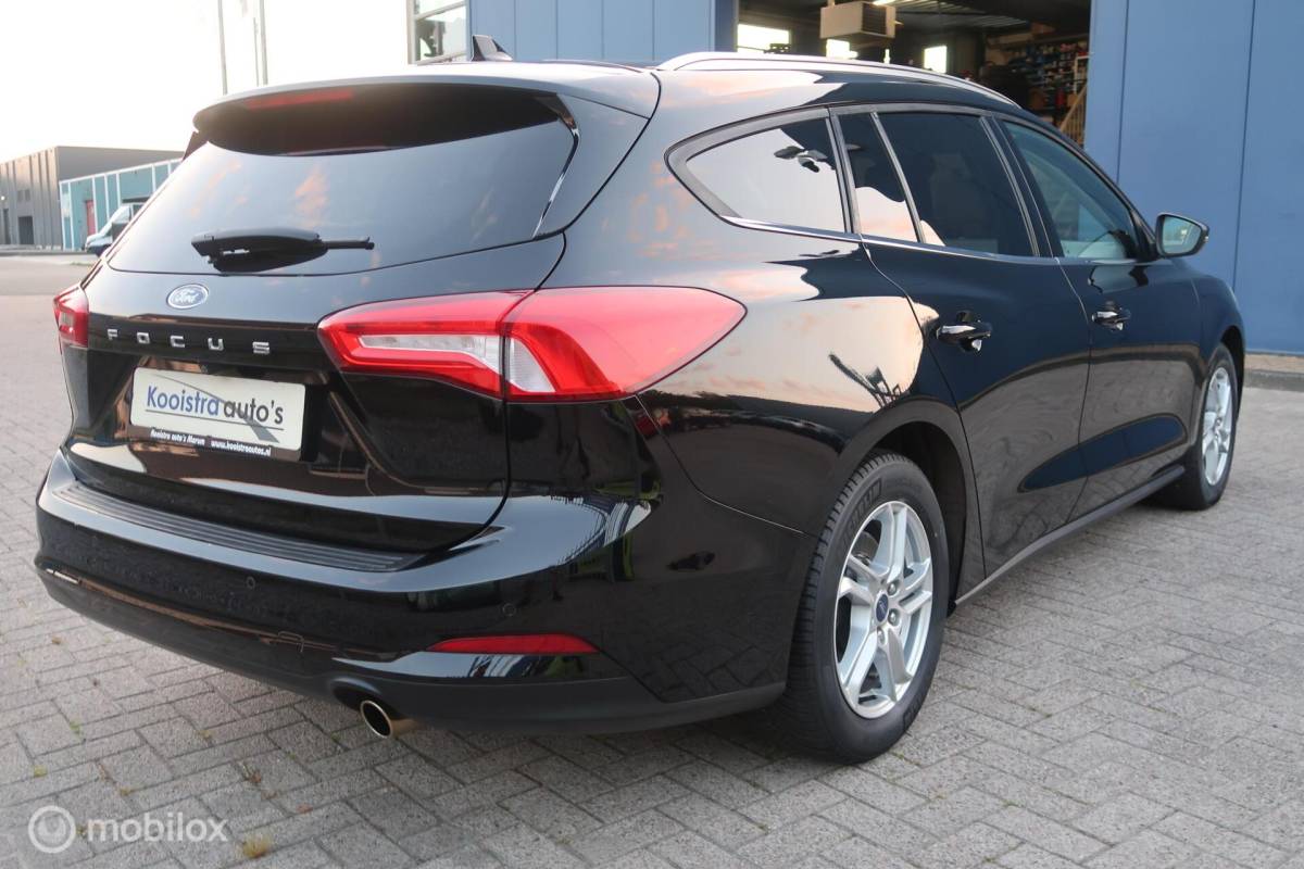 Ford Focus Ford Focus Wagon 1.0 EcoBoost EDITION EDITION CARPLAY, NAVI, CRUISECONTROL