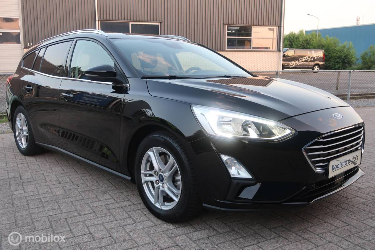 Ford Focus Ford Focus Wagon 1.0 EcoBoost EDITION EDITION CARPLAY, NAVI, CRUISECONTROL
