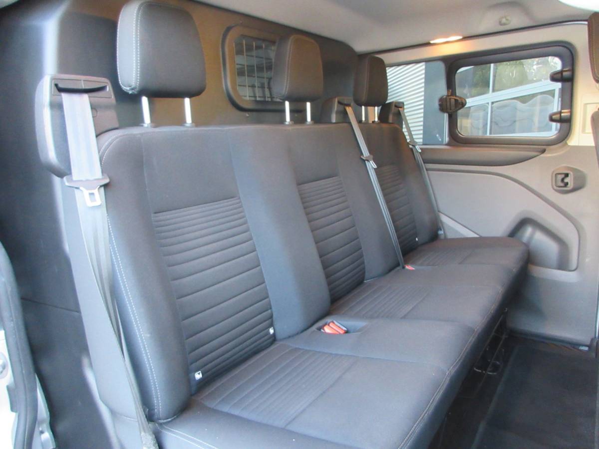 Ford Transit Custom Ford Transit Custom 320 2.0 TDCI L2, Limited, DC, Dubbel Cabine, LED, 2x schuifdeur, Camera.