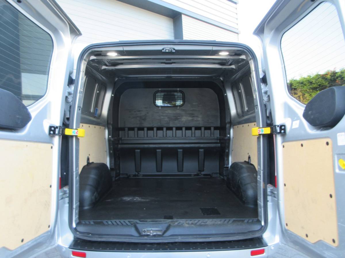 Ford Transit Custom Ford Transit Custom 320 2.0 TDCI L2, Limited, DC, Dubbel Cabine, LED, 2x schuifdeur, Camera.