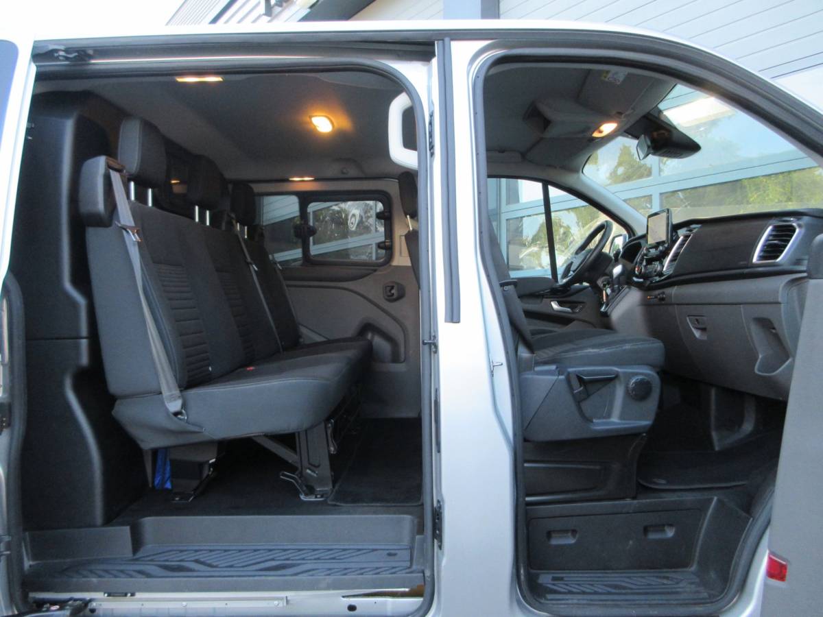 Ford Transit Custom Ford Transit Custom 320 2.0 TDCI L2, Limited, DC, Dubbel Cabine, LED, 2x schuifdeur, Camera.