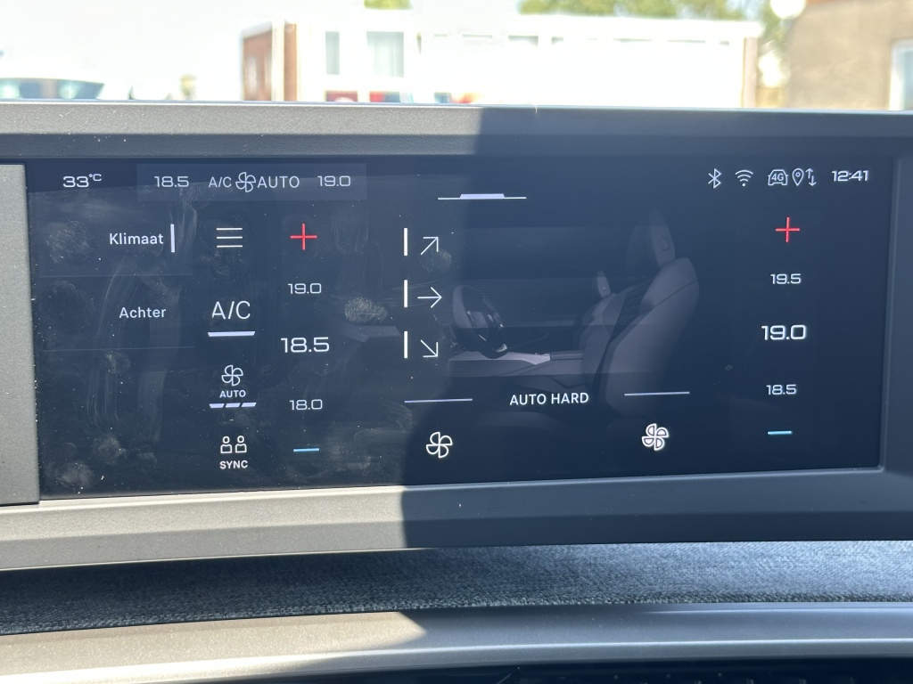 Peugeot 5008 Peugeot 5008 Hybrid 145 Allure | 7 Persoons | CarPlay |