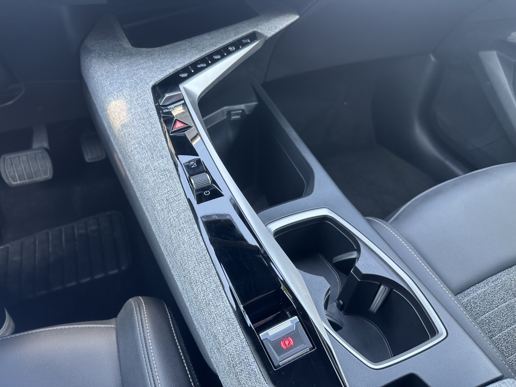 Peugeot 5008 Peugeot 5008 Hybrid 145 Allure | 7 Persoons | CarPlay |