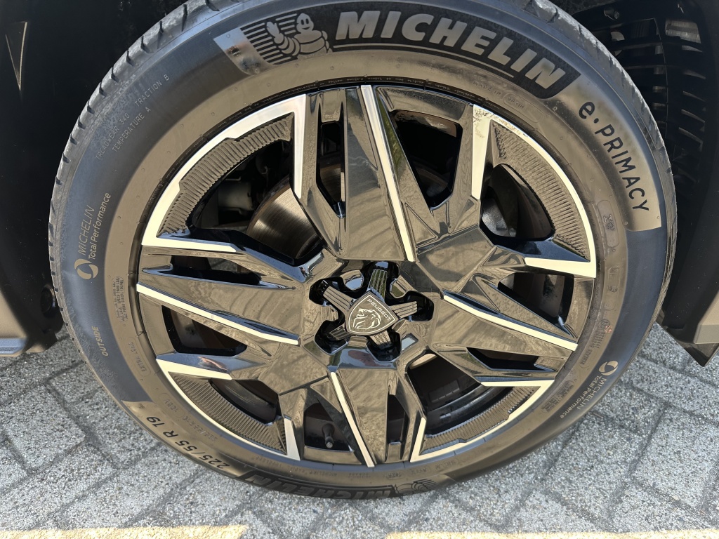 Peugeot 5008 Peugeot 5008 Hybrid 145 Allure | 7 Persoons | CarPlay |