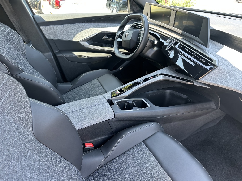 Peugeot 5008 Peugeot 5008 Hybrid 145 Allure | 7 Persoons | CarPlay |