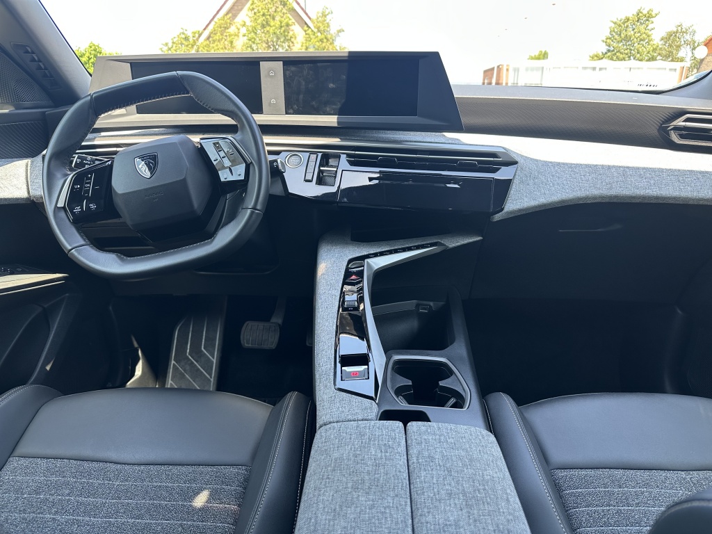 Peugeot 5008 Peugeot 5008 Hybrid 145 Allure | 7 Persoons | CarPlay |