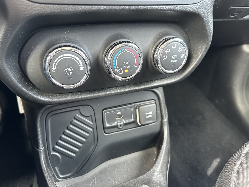 Jeep Renegade Jeep Renegade 1.6 E-Torq Hoge instap*NAP*Airco*MultiMedia