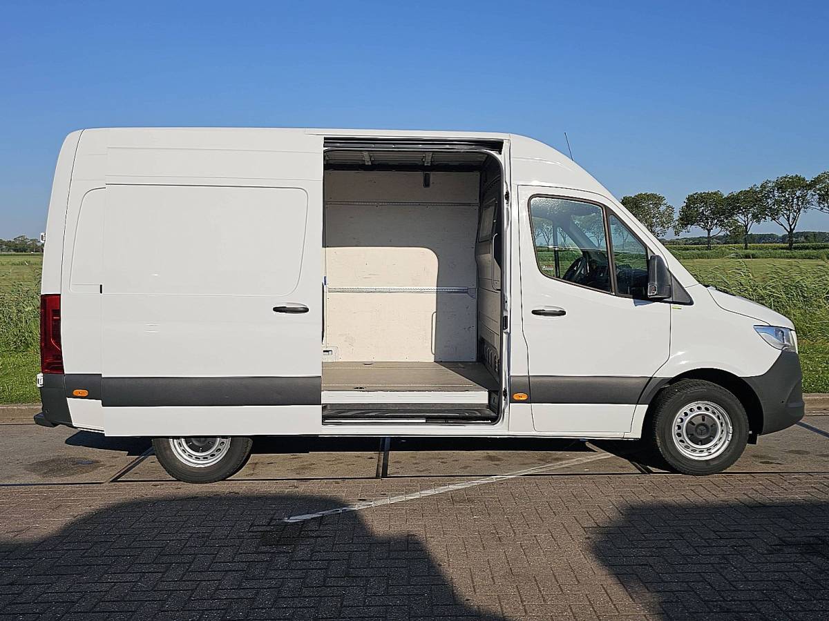 Mercedes-Benz Sprinter MERCEDES-BENZ SPRINTER 317 l2h2 rwd automaat