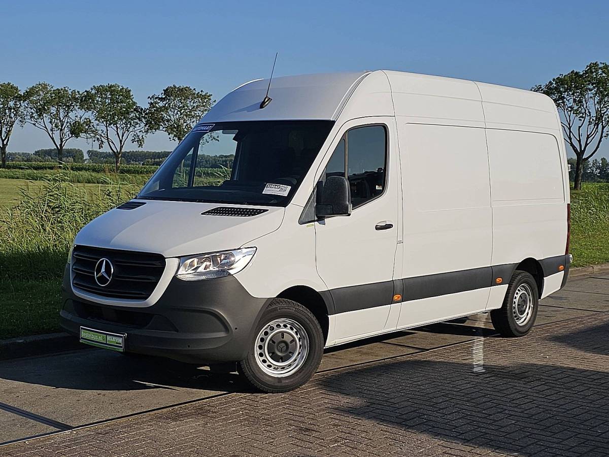 Mercedes-Benz Sprinter MERCEDES-BENZ SPRINTER 317 l2h2 rwd automaat