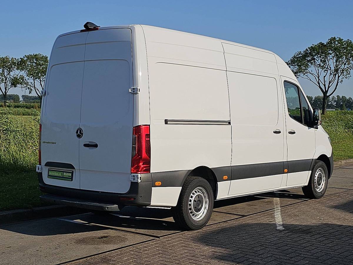 Mercedes-Benz Sprinter MERCEDES-BENZ SPRINTER 317 l2h2 rwd automaat