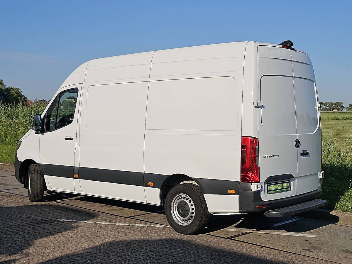Mercedes-Benz Sprinter MERCEDES-BENZ SPRINTER 317 l2h2 rwd automaat