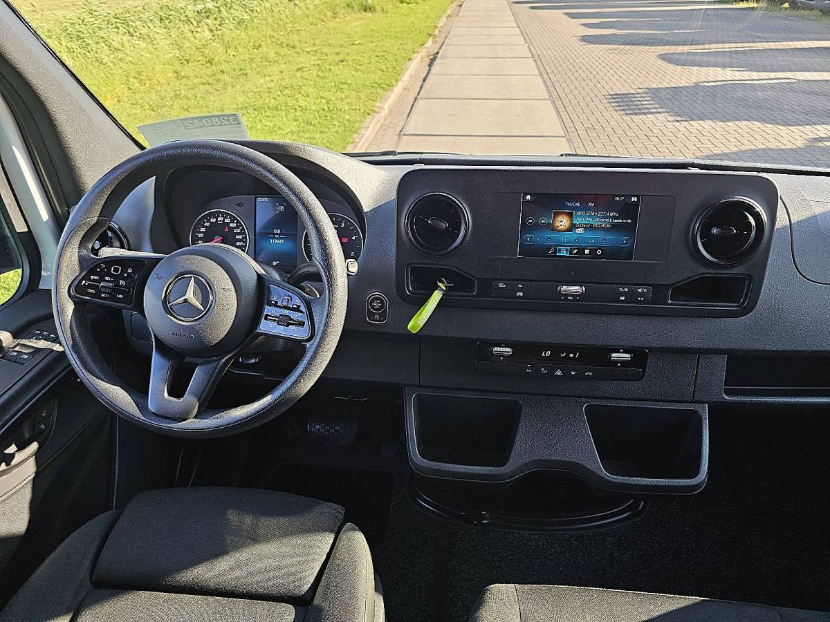 Mercedes-Benz Sprinter MERCEDES-BENZ SPRINTER 317 l2h2 rwd automaat