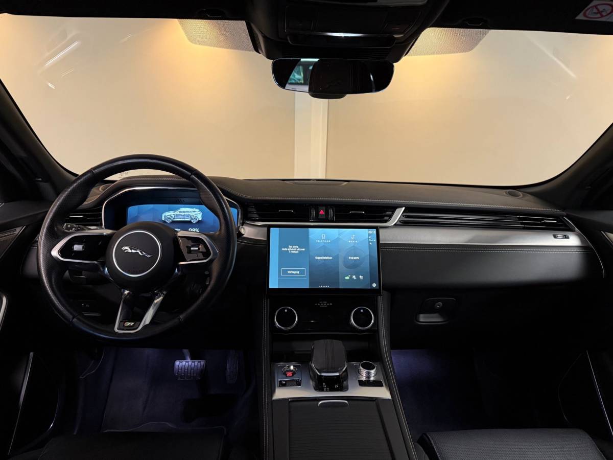 Jaguar F-PACE Jaguar F-PACE 2.0 P400e PHEV R-Dynamic *404Pk! Dealer OH|Meridian|Memory|Elektr.trekhaak/achterklep|Adapt.Cruise