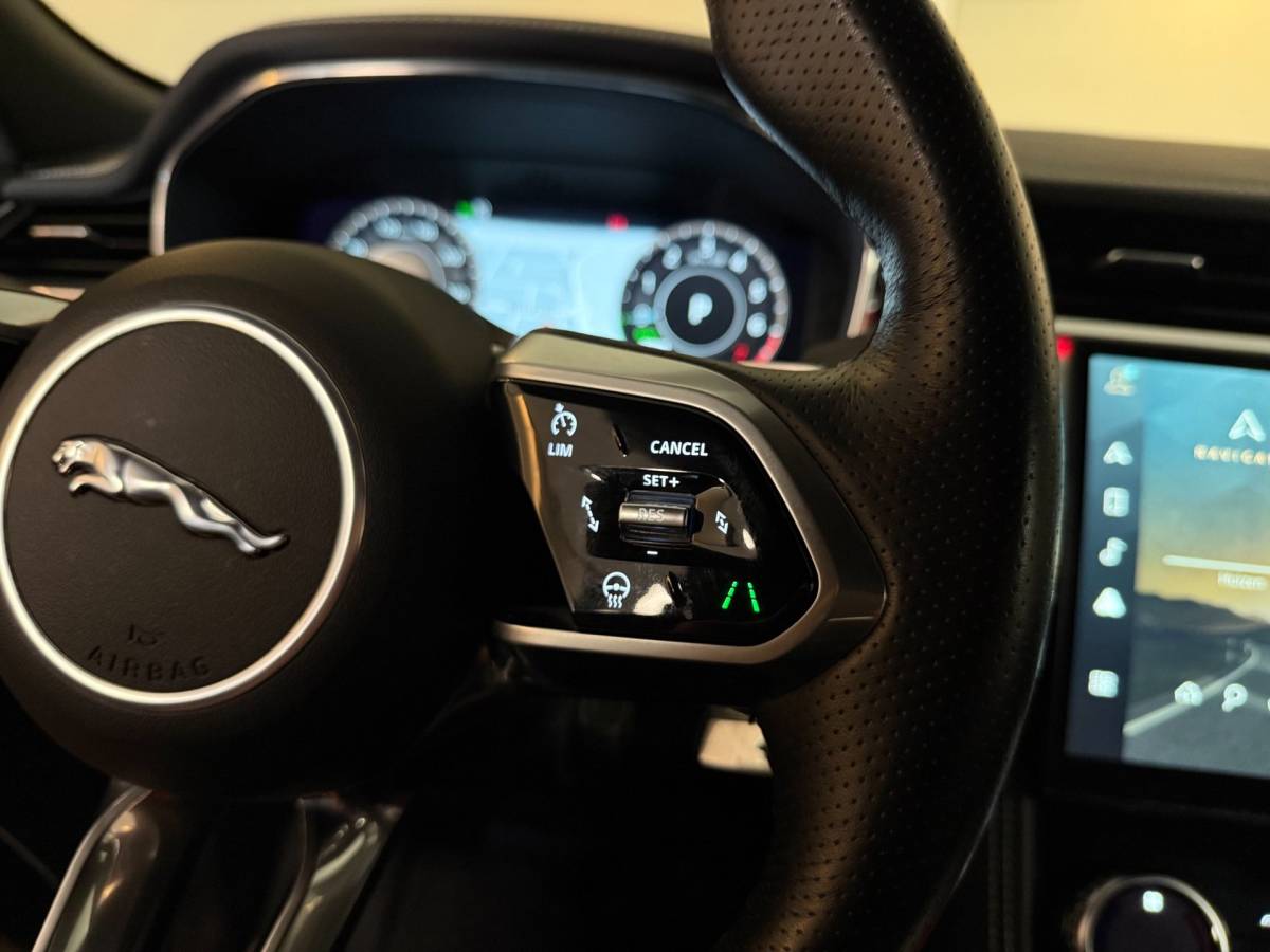 Jaguar F-PACE Jaguar F-PACE 2.0 P400e PHEV R-Dynamic *404Pk! Dealer OH|Meridian|Memory|Elektr.trekhaak/achterklep|Adapt.Cruise